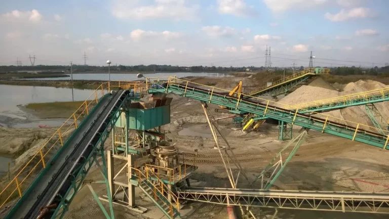 Produkcja przenośników taśmowych dostosowanych do ekstremalnych warunków pracy
